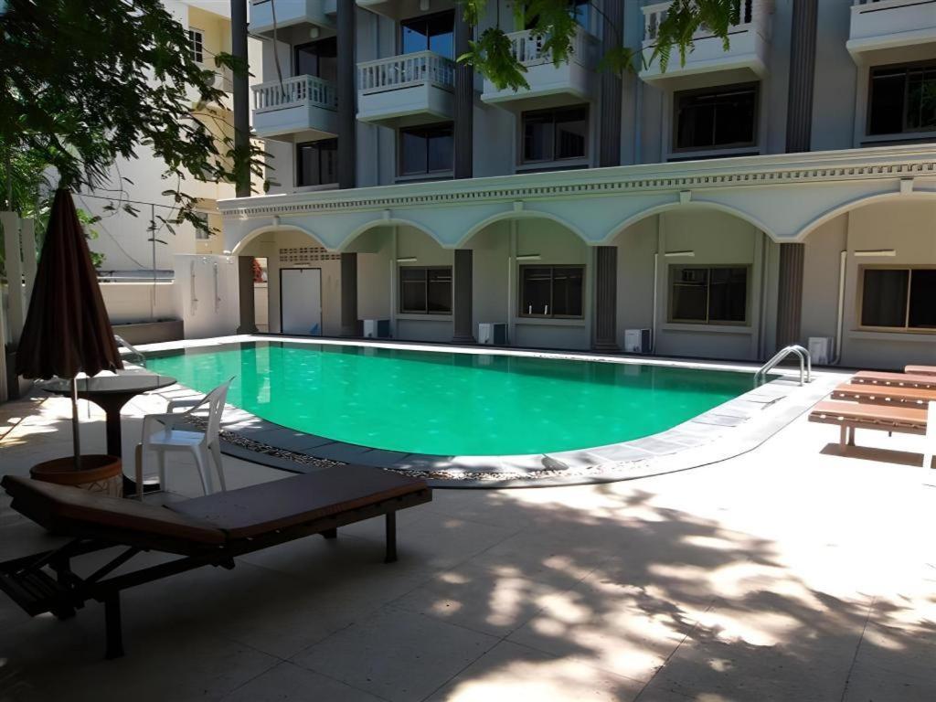 Honey Lodge Pattaya Exterior photo
