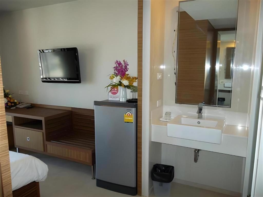Honey Lodge Pattaya Exterior photo