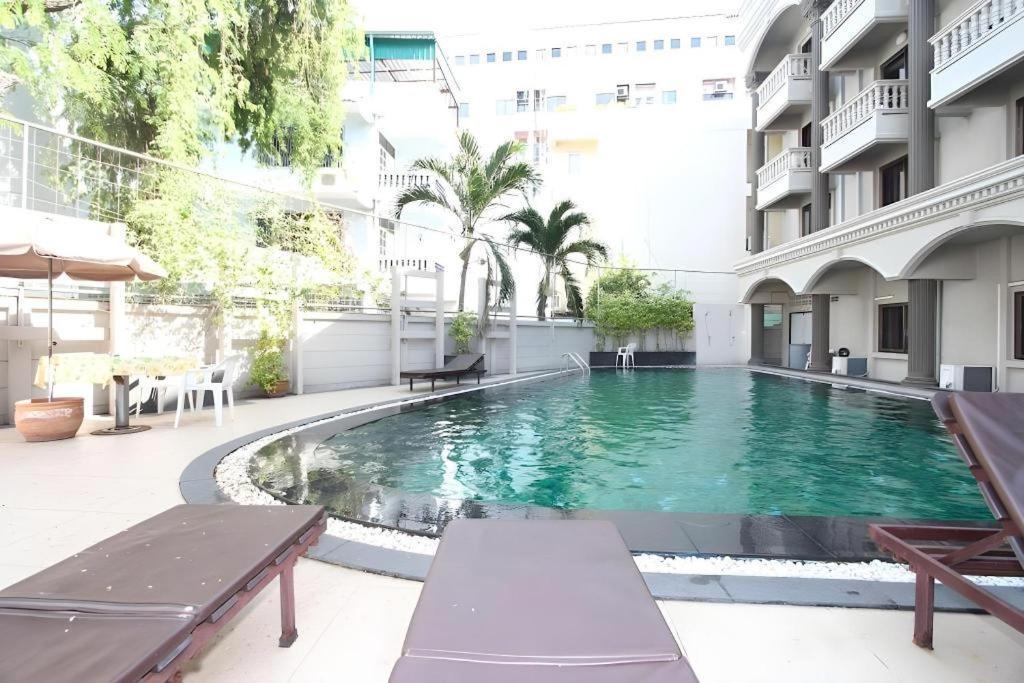Honey Lodge Pattaya Exterior photo